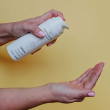 Charger l'image dans la galerie, QRefine Cleansing Gel/ Gel Nettoyant